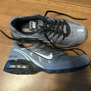 Like new! Nike Torch 4 shoes. Men’s Size 9